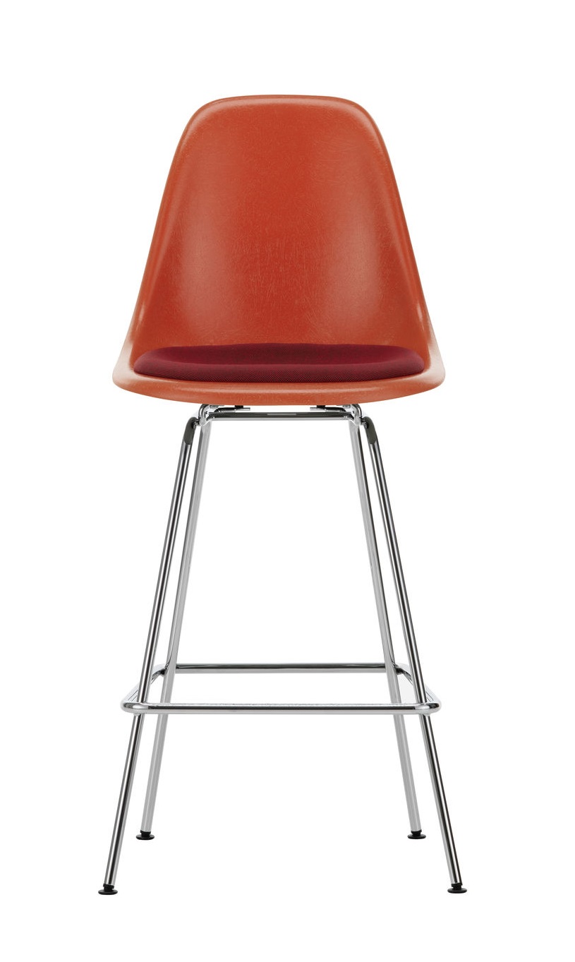 Eames Fiberglass Bar Stool Medium Tabouret de bar avec coussin d'assise Vitra