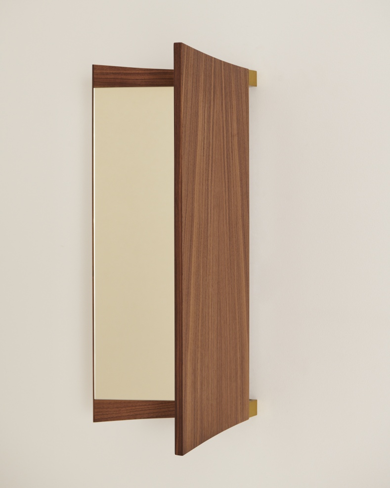 Vanity Wall Mirror 2 miroir mural Gubi 