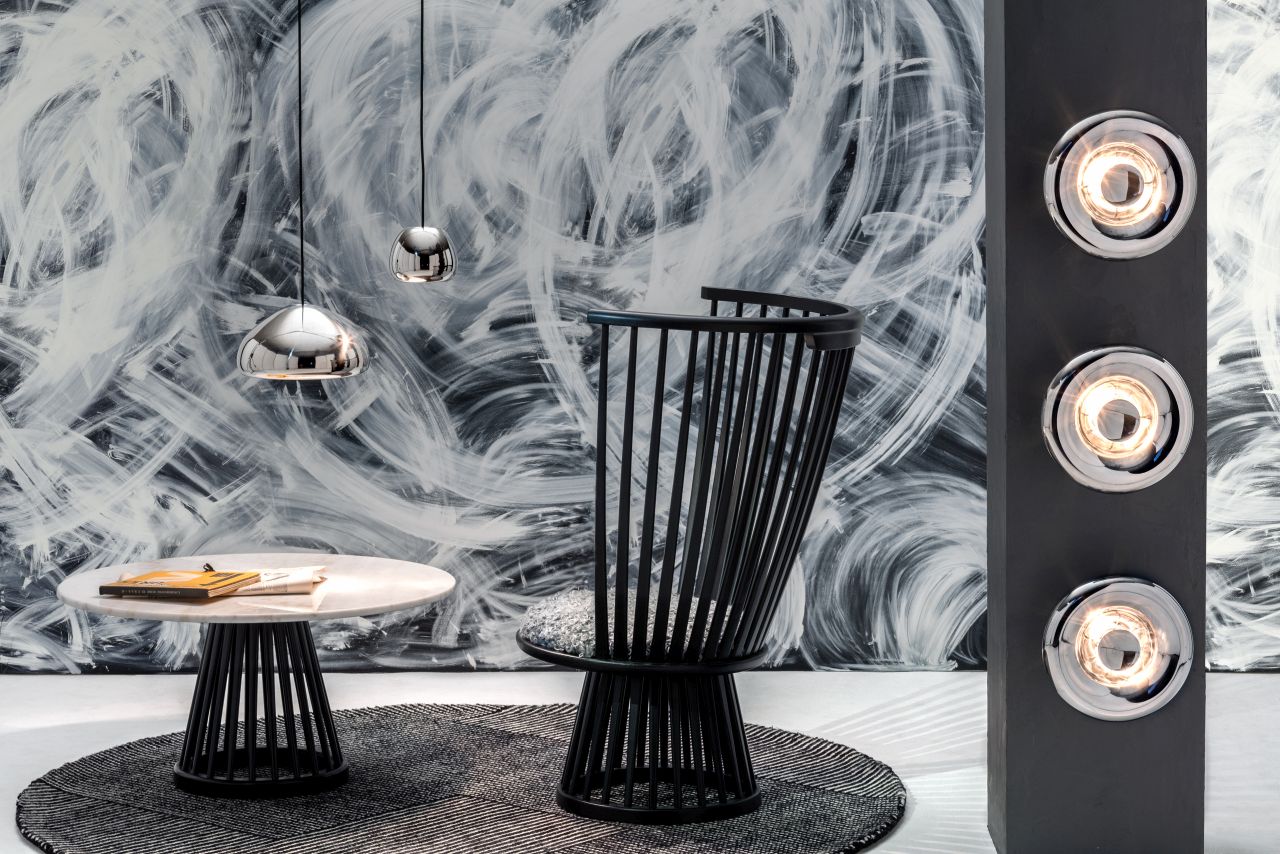 Fan table 600 structure en chêne / plateau en marbre blanc Tom Dixon