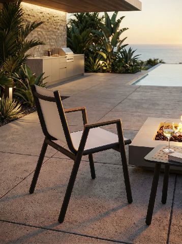 Pilotis fauteuil avec accoudoirs Batyline Extérieur Fermob