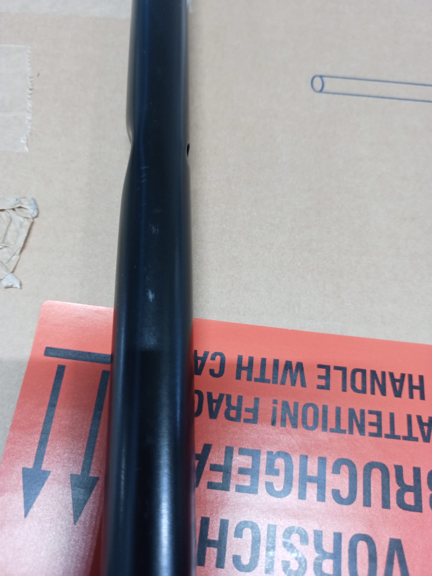 Cadre de table Eiermann 3, couleur NOIR, 58 x 29 cm, Richard Lampert OBJECTS IMPARFAITS