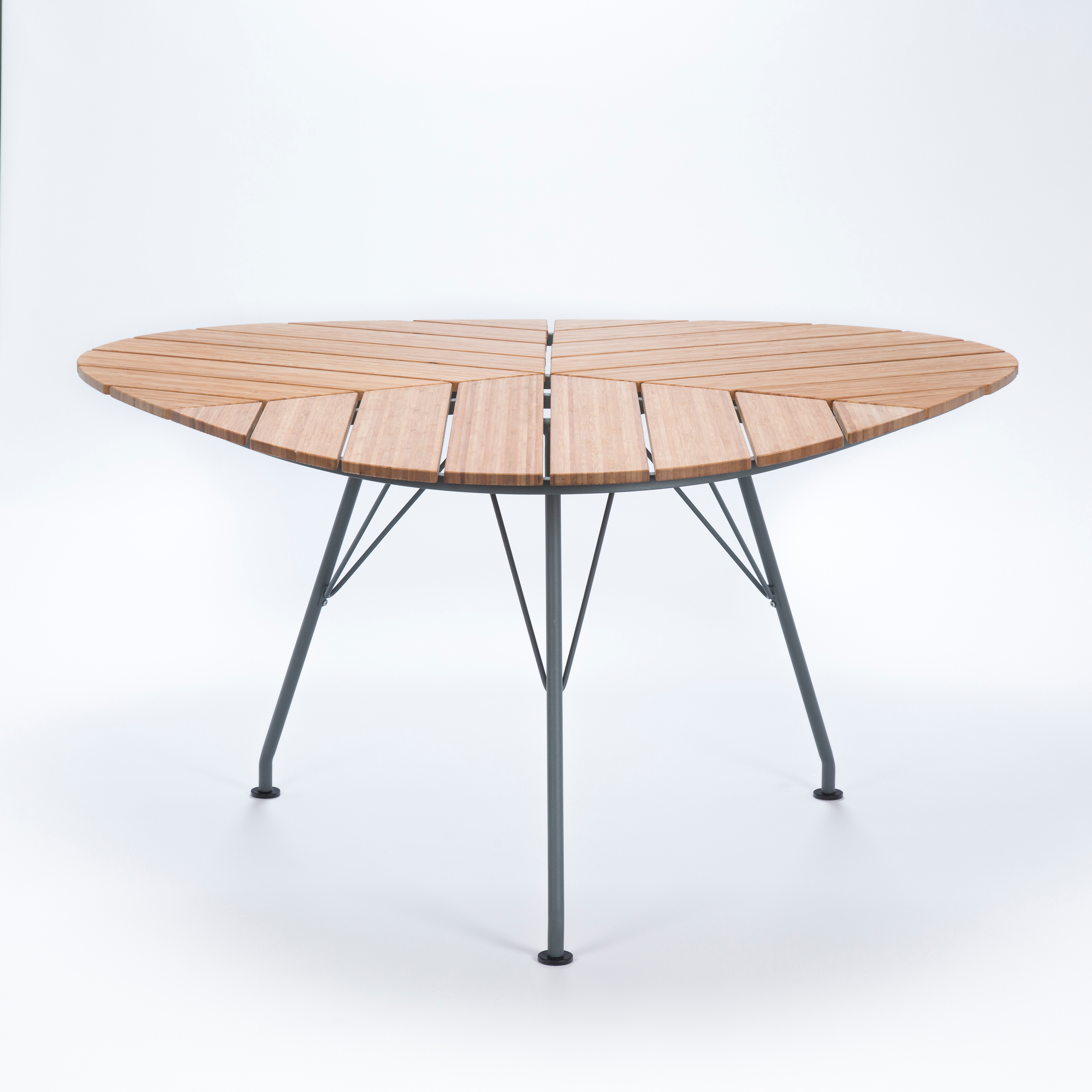 Leaf Outdoor Dining table Table à manger Houe