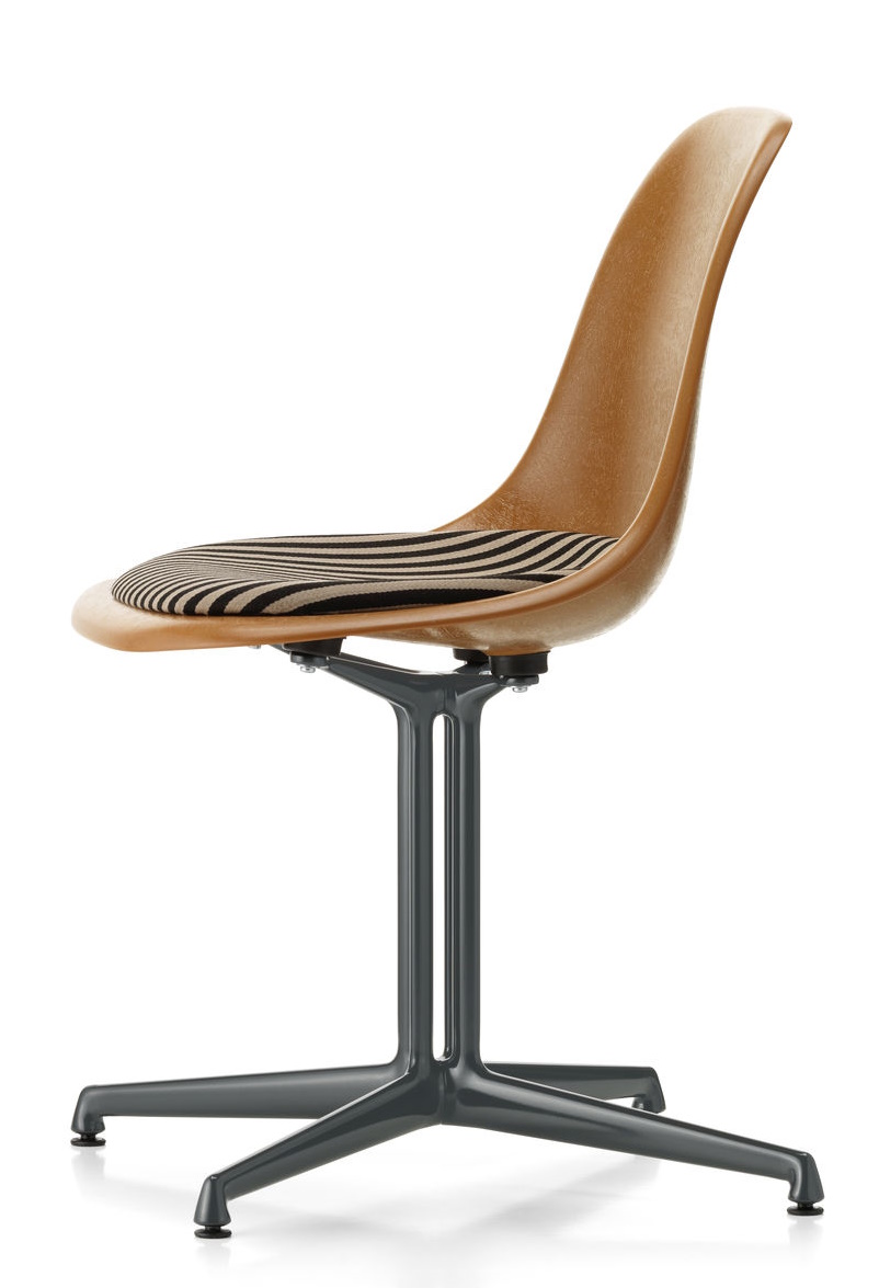 Eames Fiberglass Side Chair La Fonda ocre foncé Vitra LIMITED EDITION