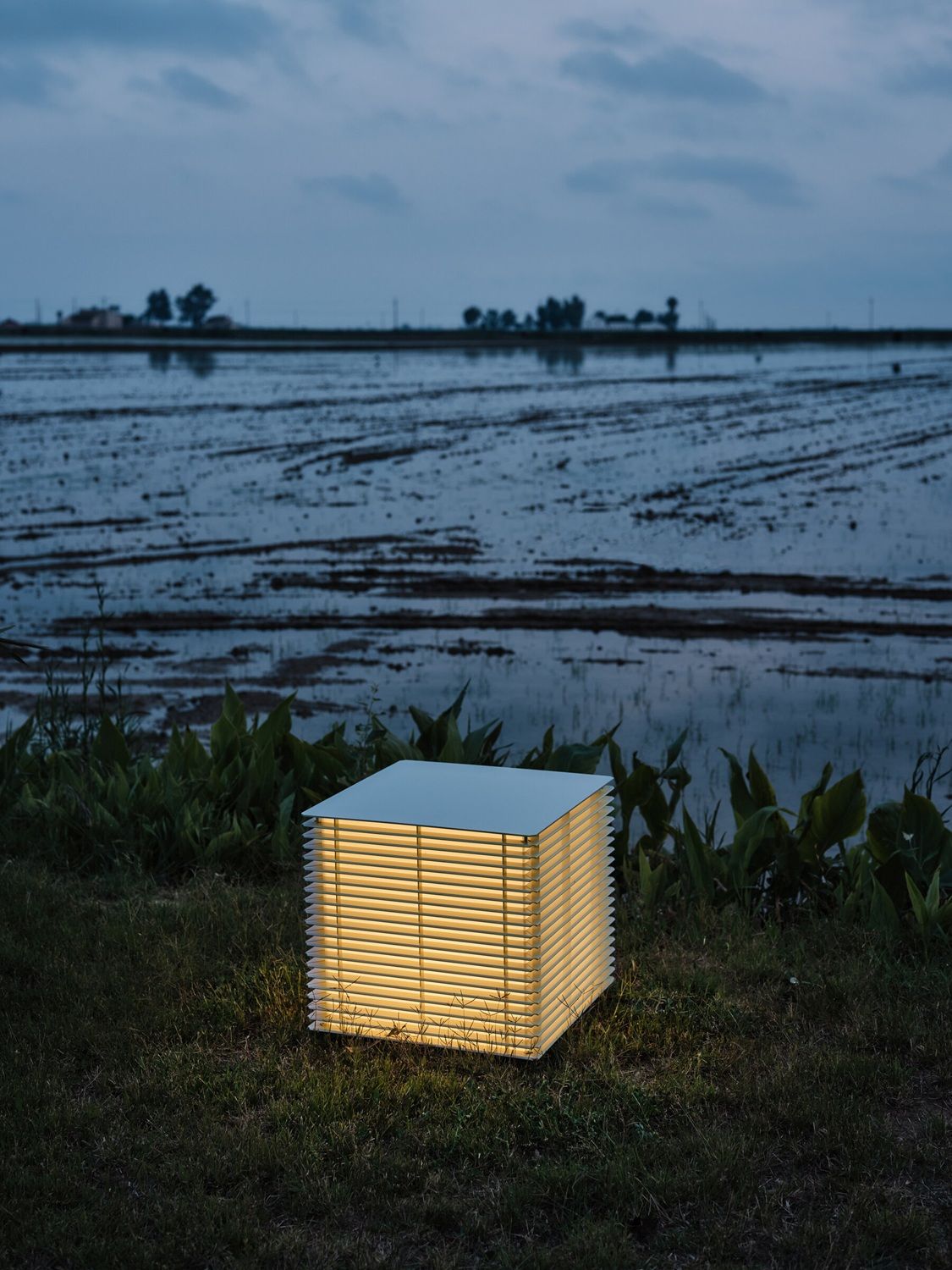 Shiro Outdoor Table lamp Lampe de table Santa & Cole