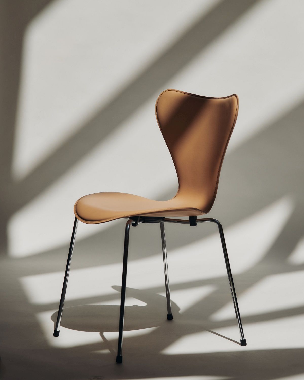 Sept / Série 3107 Tailored Chaise Fritz Hansen