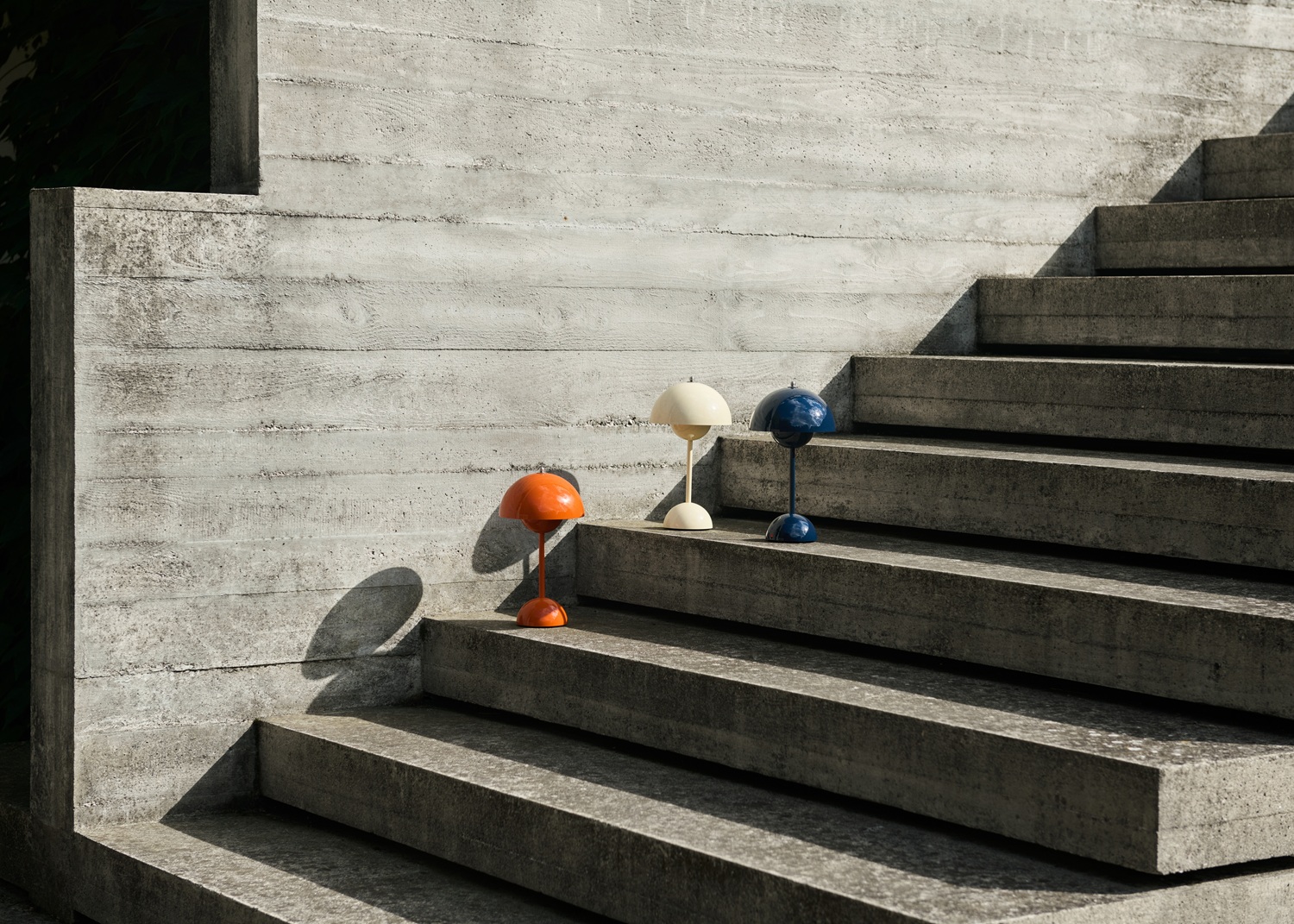 Flowerpot VP9 Portable Lampe à batterie / Lampe de table avec USB AndTradition