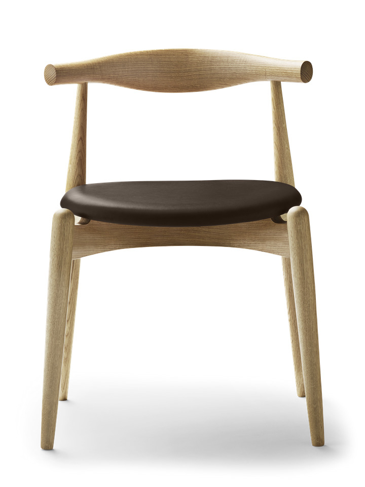 CH20 Elbow Chaise rembourré Carl Hansen &amp; Søn cadre chêne savonné siège cuir thor 325