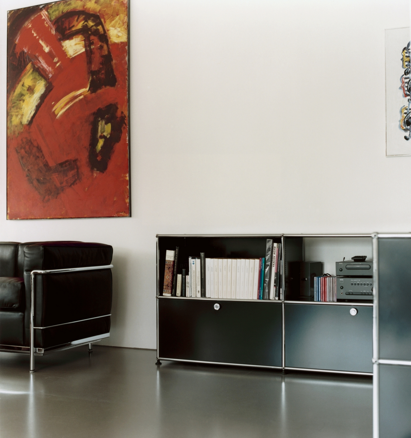 USM Haller sideboard avec 2 portes pliantes – QUICK SHIP
