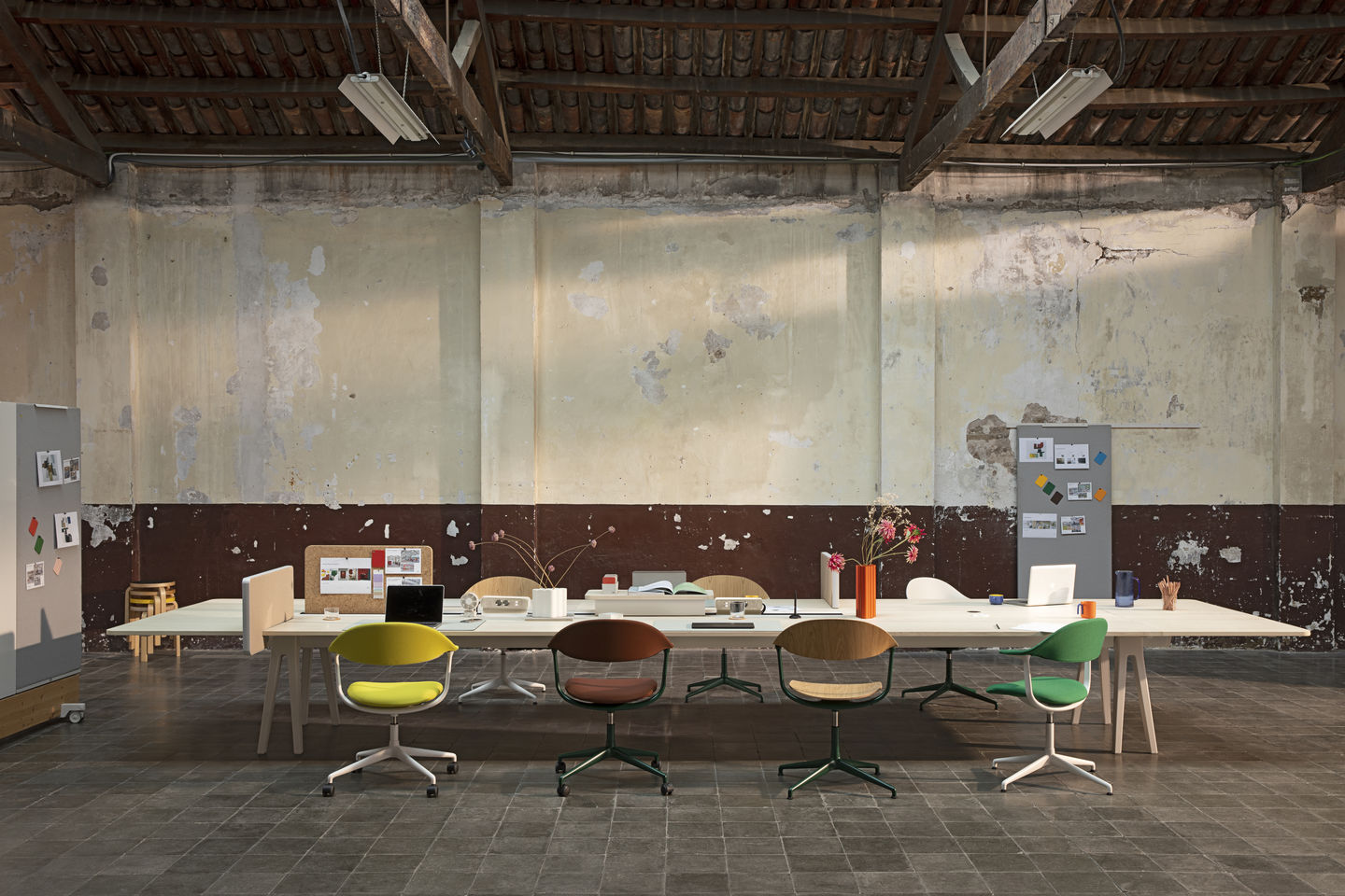 Mynt dossier et assise plastique Chaise de bureau Vitra
