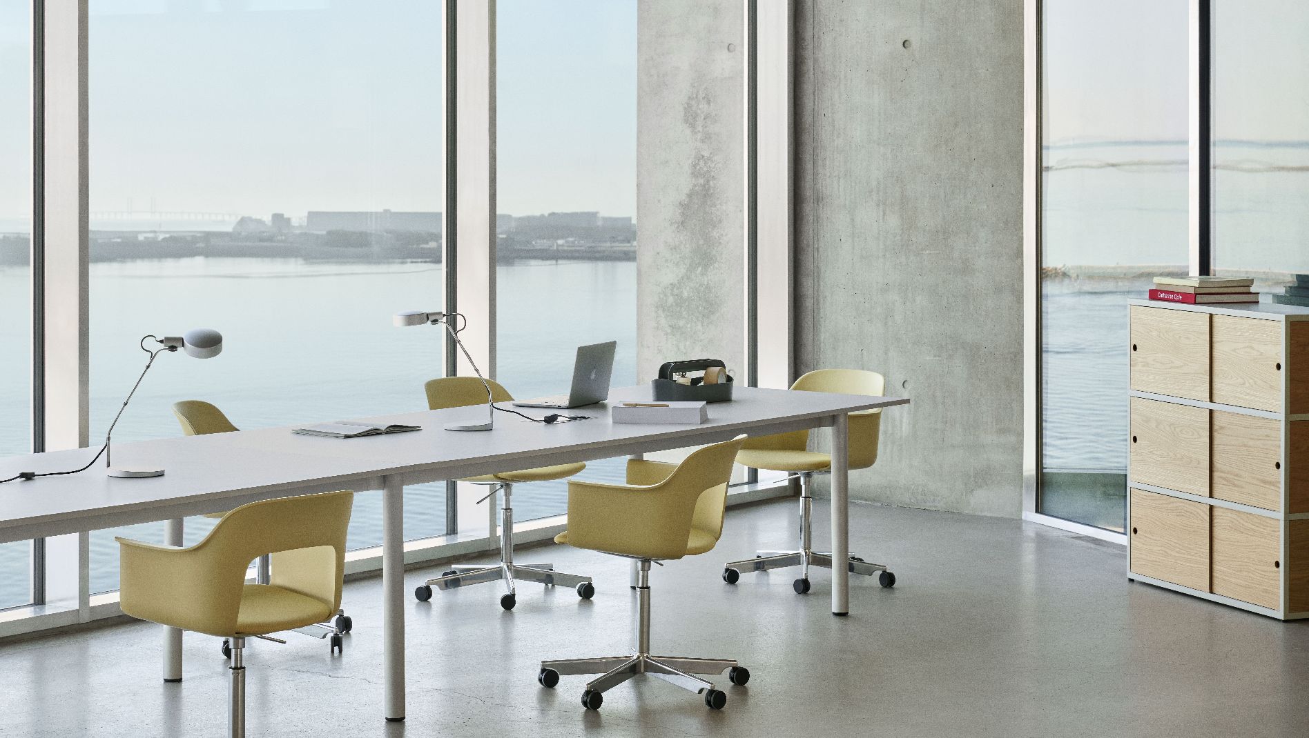 Layout Armchair 243 Fauteuil 5 pieds en étoile Hay