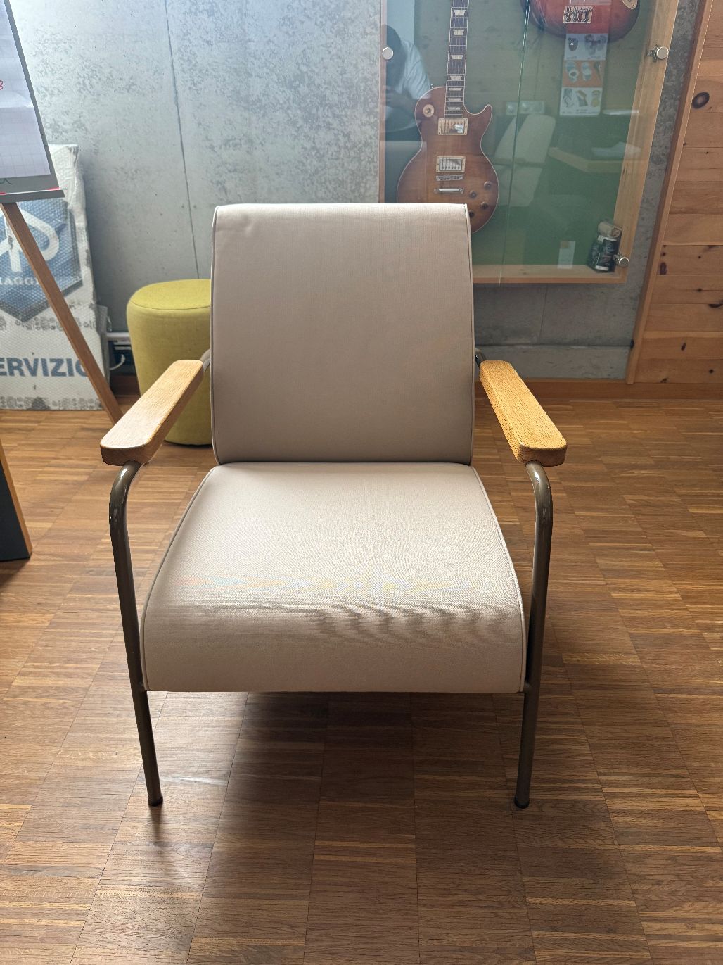 Fauteuil de salon Vitra, modèle d'exposition / mobilier d'occasion