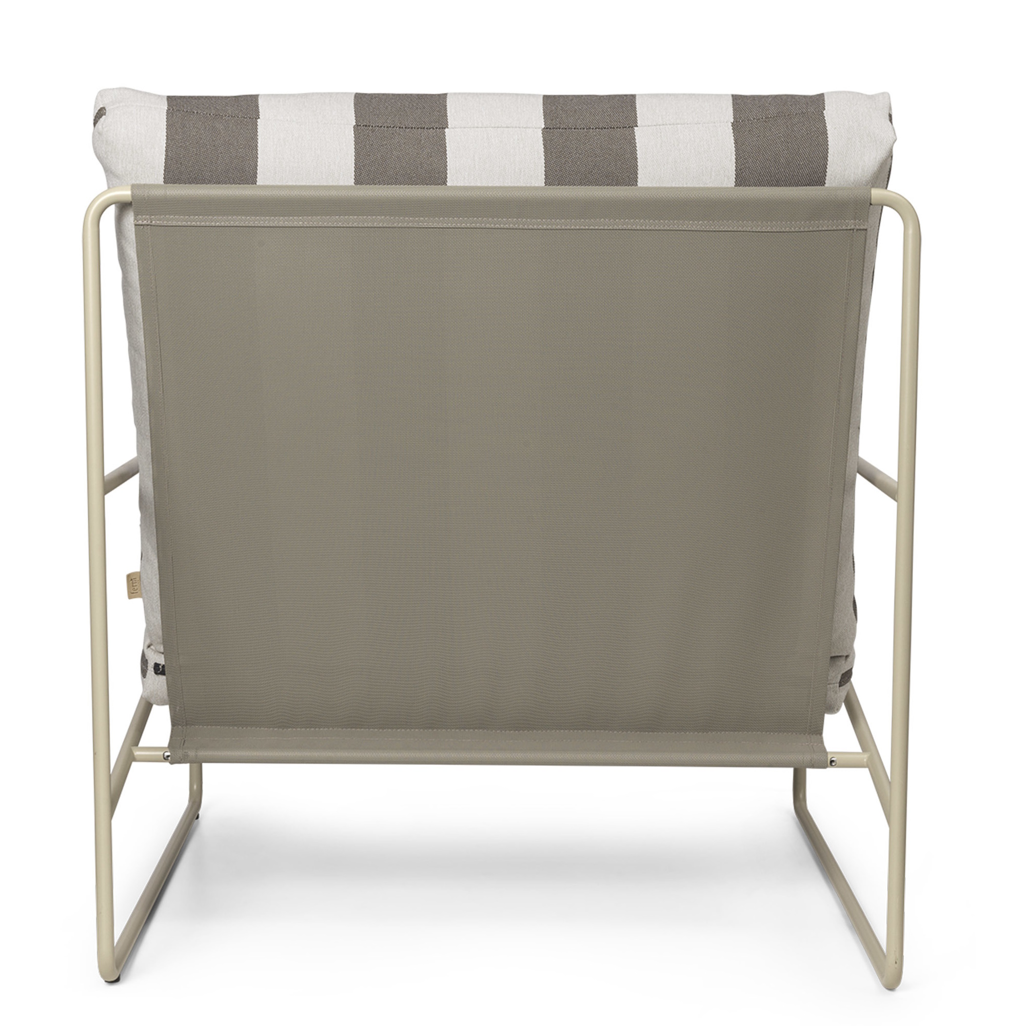 Desert Fauteuil 1 place Outdoor Stripes Structure Cashmere Ferm Living Rückansicht des Desert Outdoor Sessels von Ferm Living mit Streifenmuster und Cashmere-Gestell.