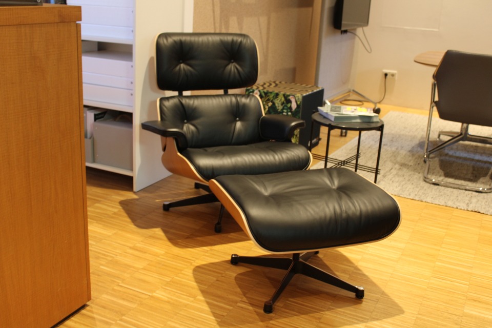 Eames Lounge Chair & Ottoman Fauteuil Vitra - PIÈCE D'EXPOSITION