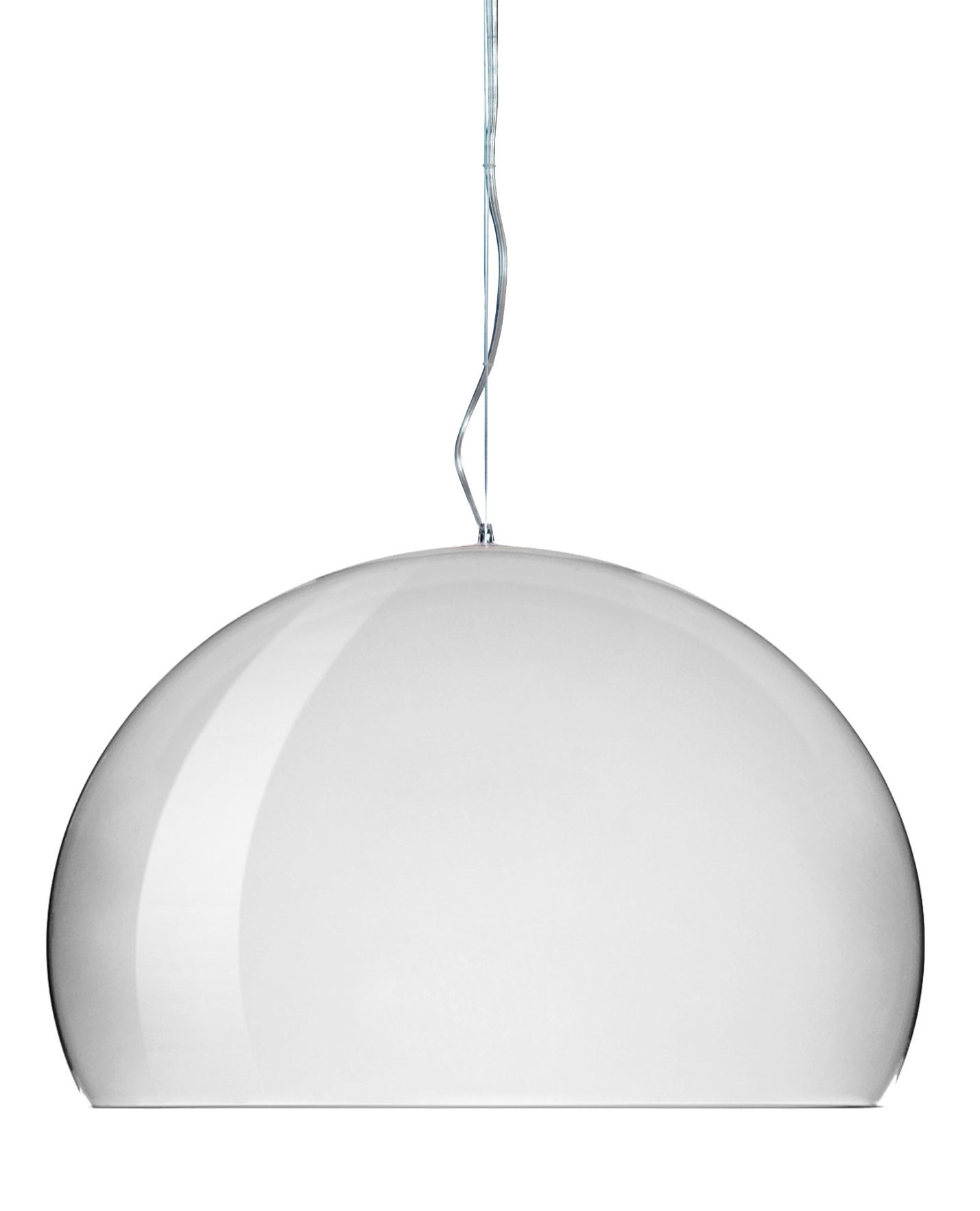 Weiße Fly Pendelleuchte von Kartell, moderne Hängelampe mit halbkugelförmigem Lampenschirm und filigraner Aufhängung.
