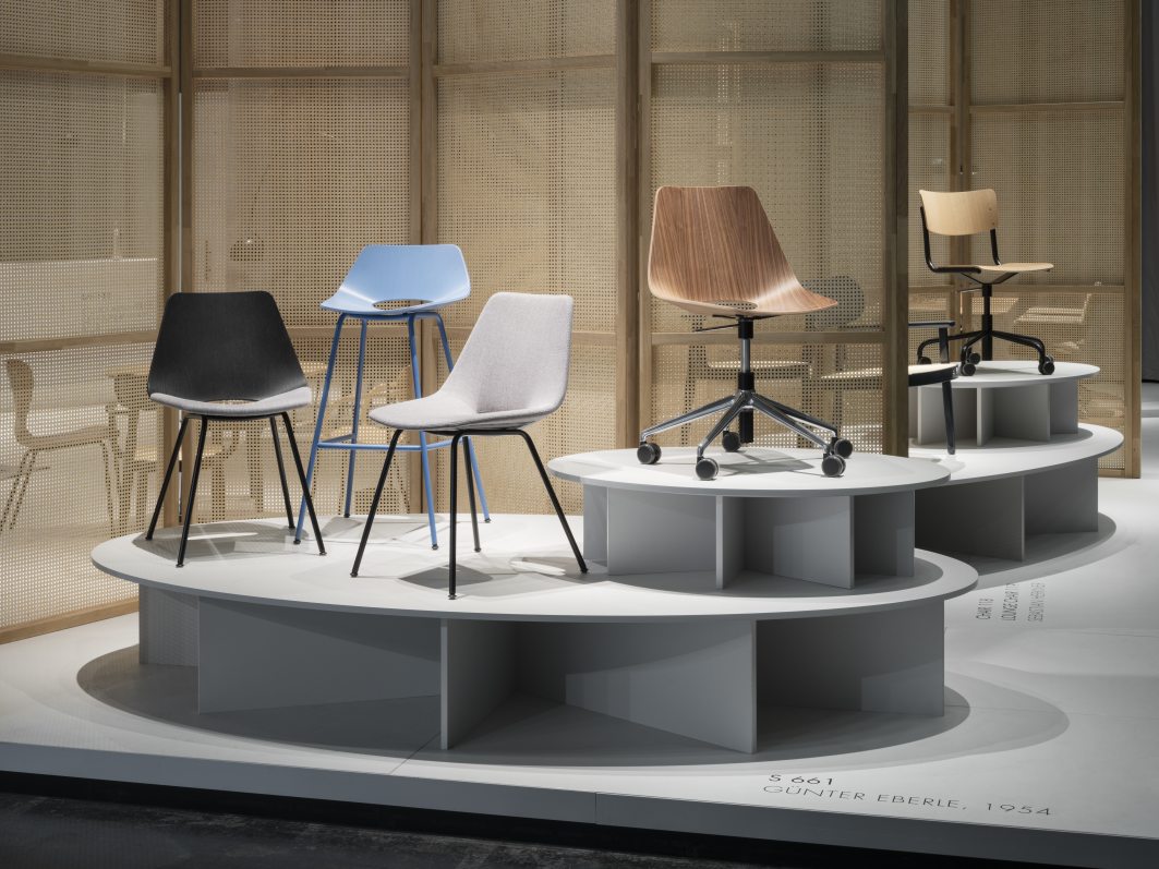 S 661 DR Fauteuil pivotant Thonet 