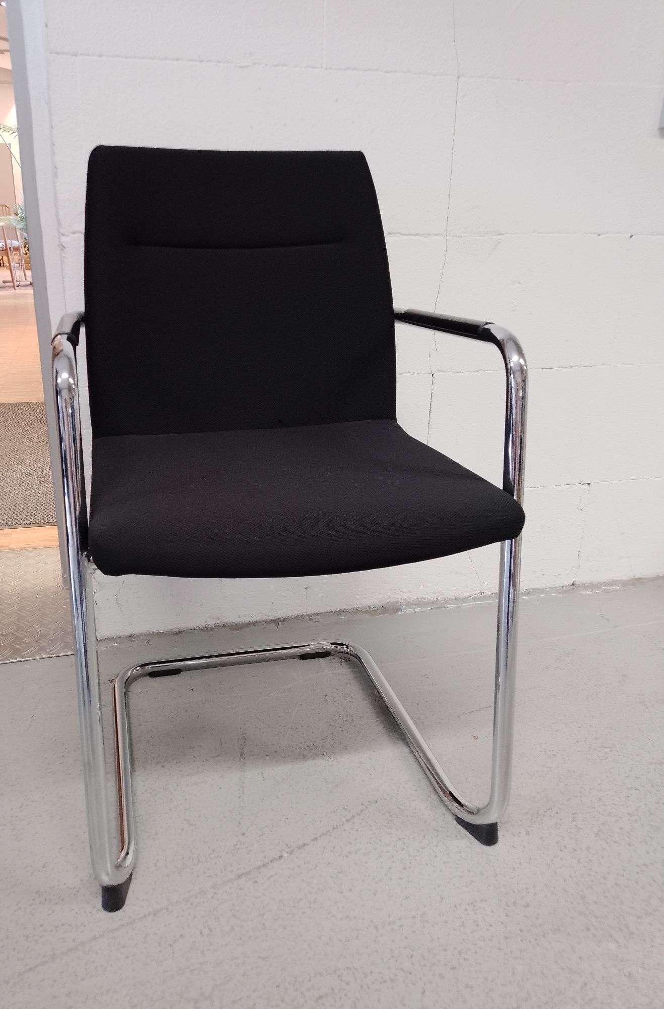 Paro 2 chaise cantilever Wiesner Hager MEUBLE D'EXPOSITION / MOBILIER D'OCCASION