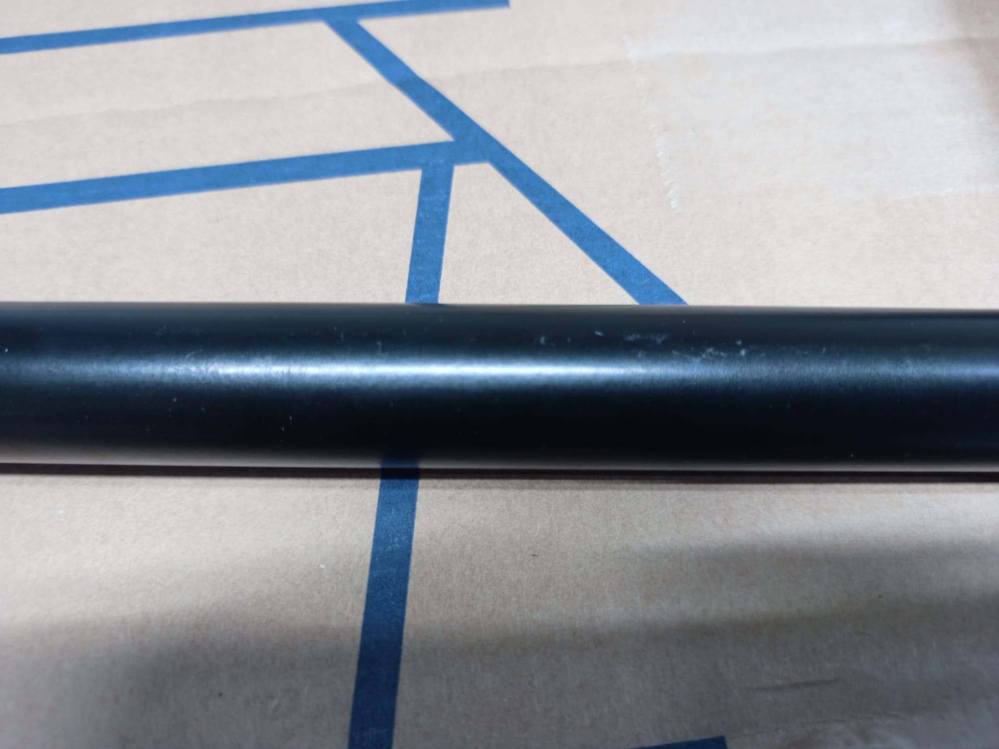 Cadre de table Eiermann 3, couleur NOIR, 58 x 29 cm, Richard Lampert OBJECTS IMPARFAITS