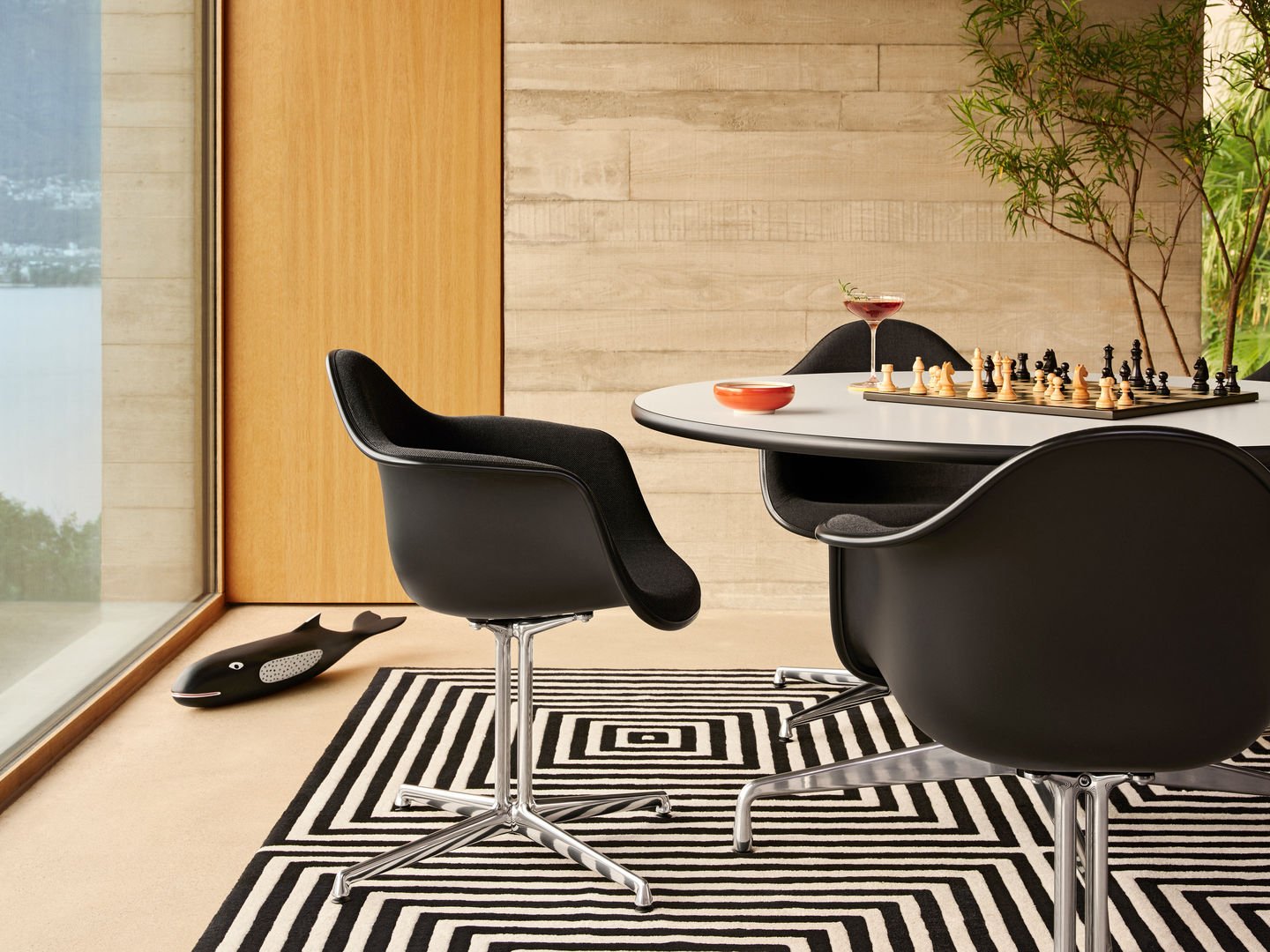 Eames Plastic Arm Chair DAL avec coussin d'assise Vitra