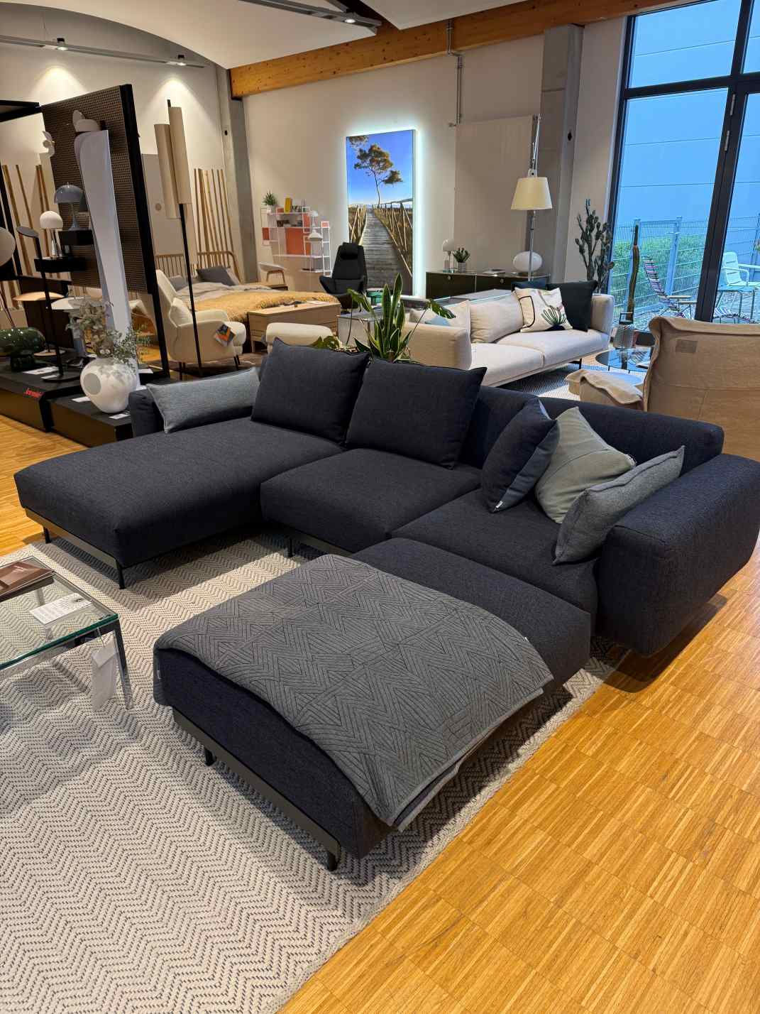 In Situ Canapé modulaire 3 places Chaise Longue Configuration 7 avec ottoman Muuto EXPOSITION