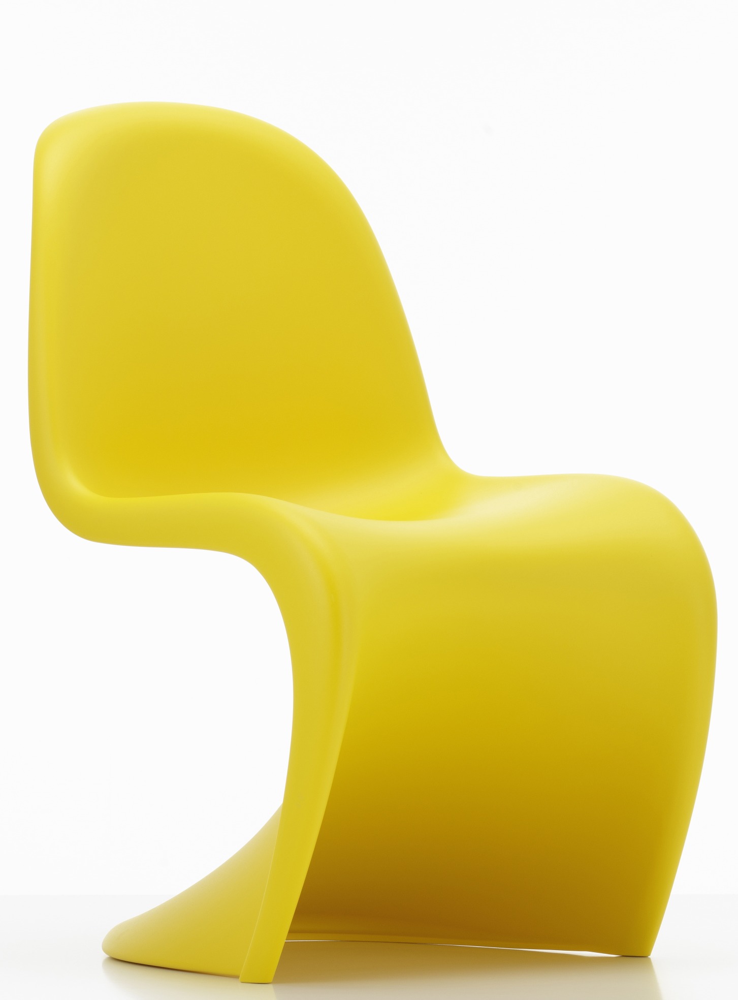Panton Junior Stuhl in Goldgelb: Moderner Kinderstuhl aus Kunststoff für das Kinderzimmer.