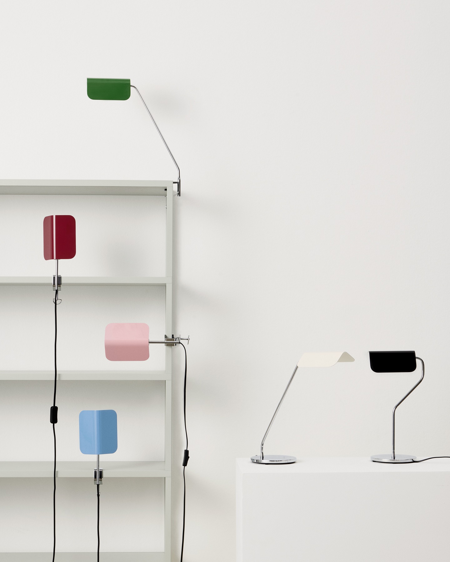 Apex Table Lamp Oyster Lampe de table Hay