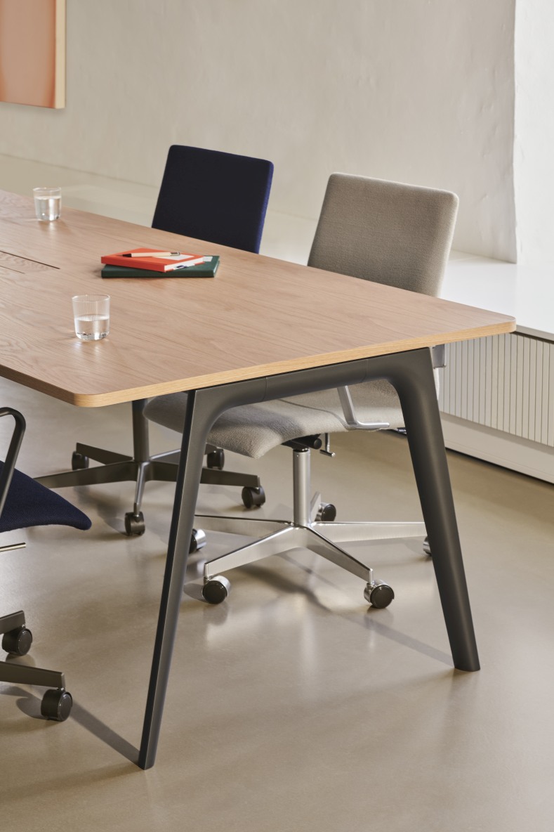 Table Pluralis Fritz Hansen