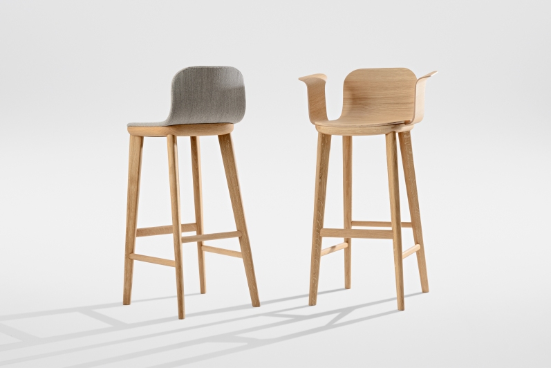 Aeon Comfort Barstool Tabouret de bar avec accoudoirs Zeitraum