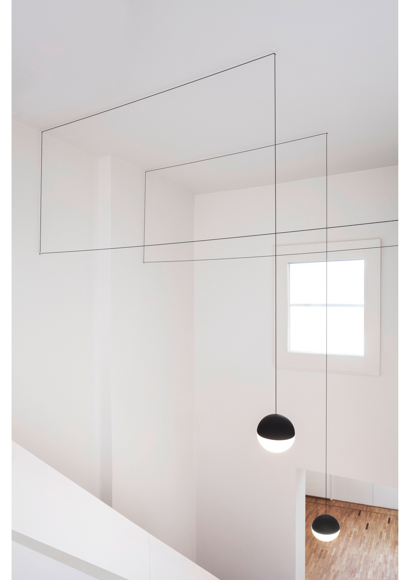 String Light Sphere Head Lampe suspension Flos