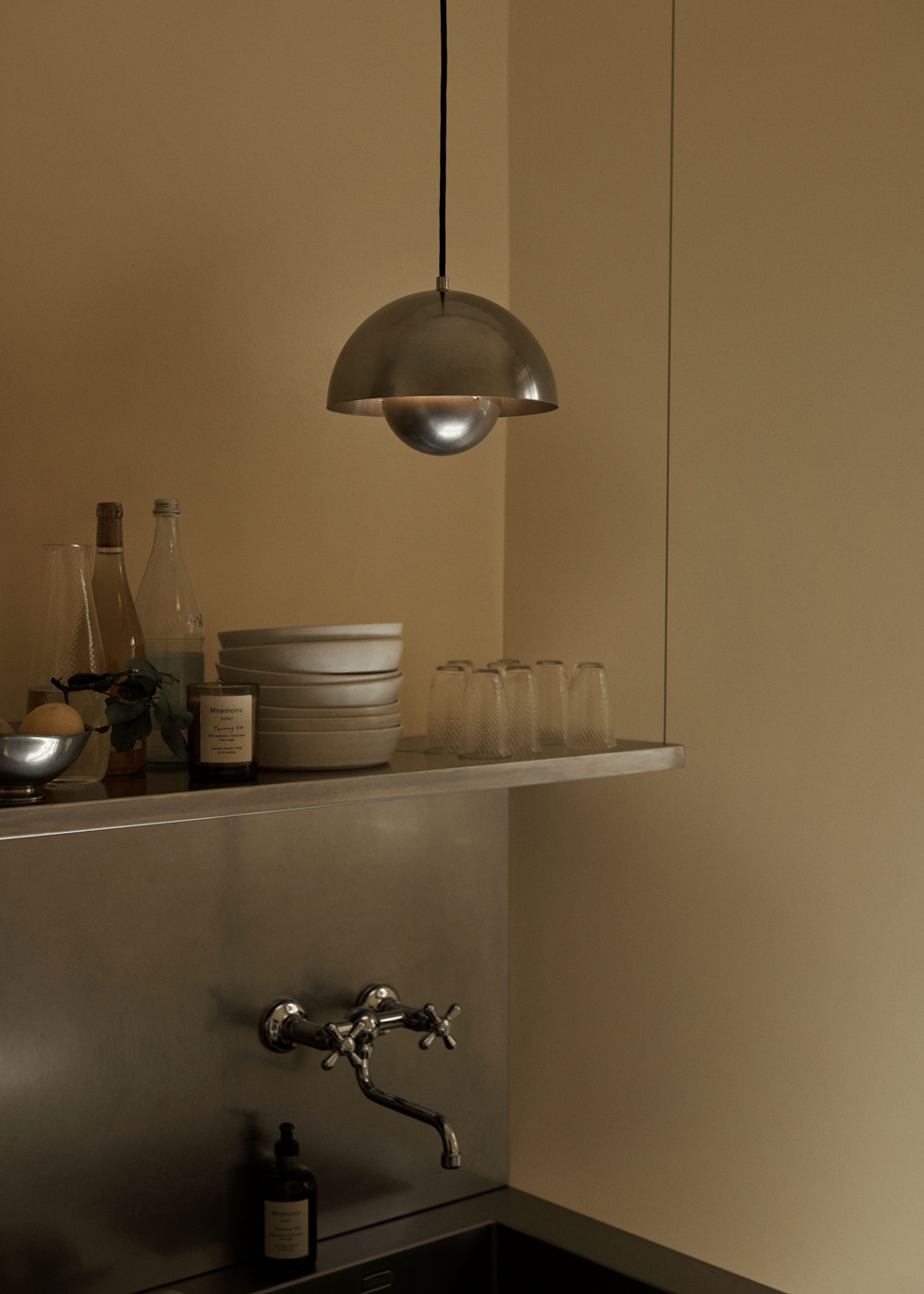 Suspension VP1 Flowerpot, édition anniversaire « Pewter » d'AndTradition