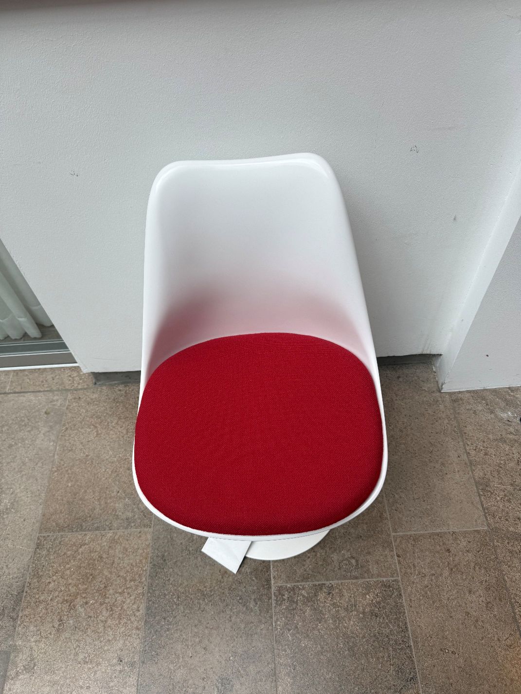 Chaise Tulipe, chaise non pivotante, Knoll International PIÈCE D'EXPOSITION