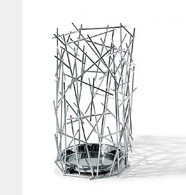 Alessi Schirmständer "Blow Up": Moderner, silberfarbener Design-Schirmständer aus Metallstäben für Flur und Eingangsbereich.