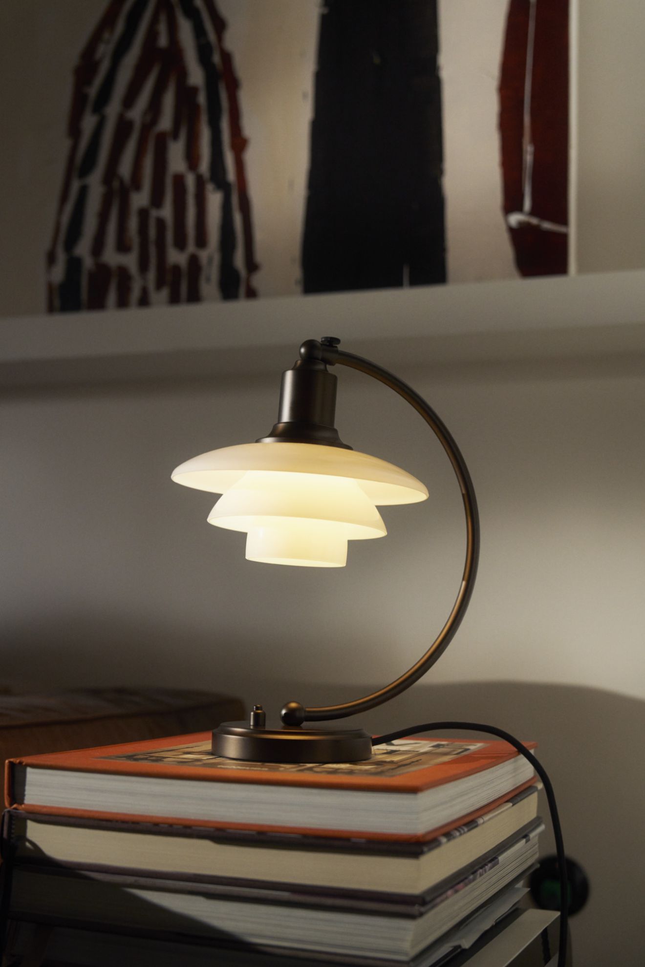 PH 2/2 Luna Aged Brass Opal Lampe de table Louis Poulsen