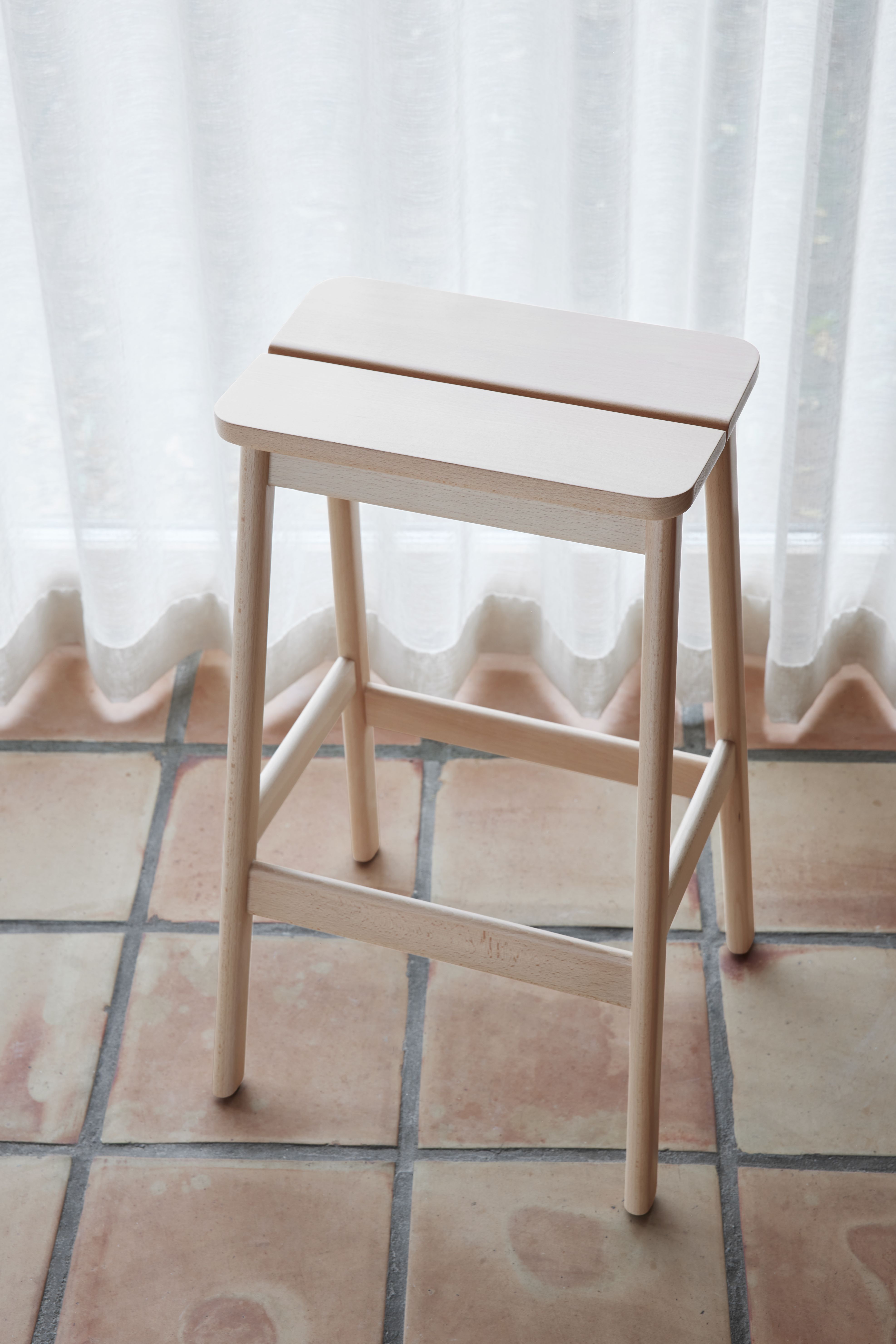 Angle Standard Tabouret de bar Form & Refine
