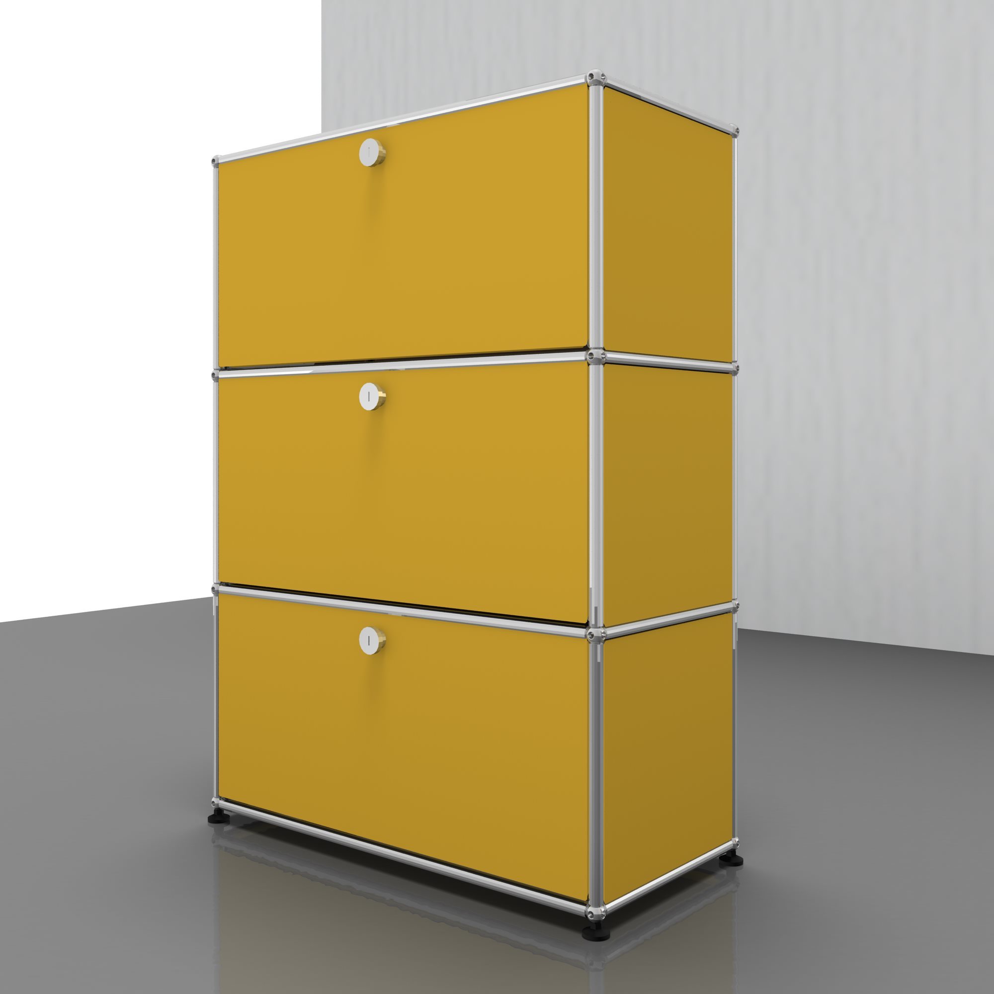 USM Haller Highboard in Goldgelb mit drei Klappen, modernes modulares Möbeldesign für stilvolle Wohnräume.