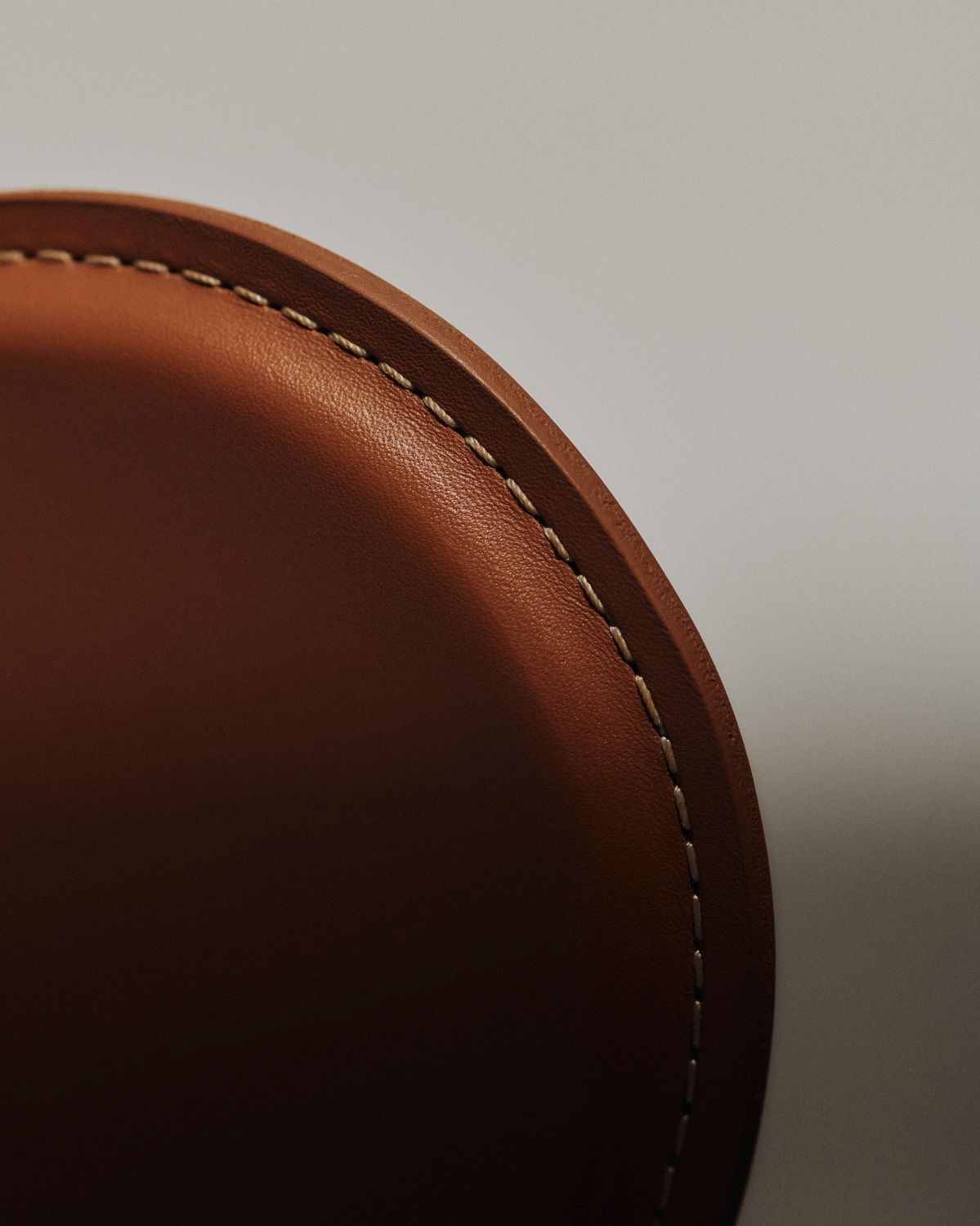 Sept / Série 3107 Tailored Chaise Fritz Hansen