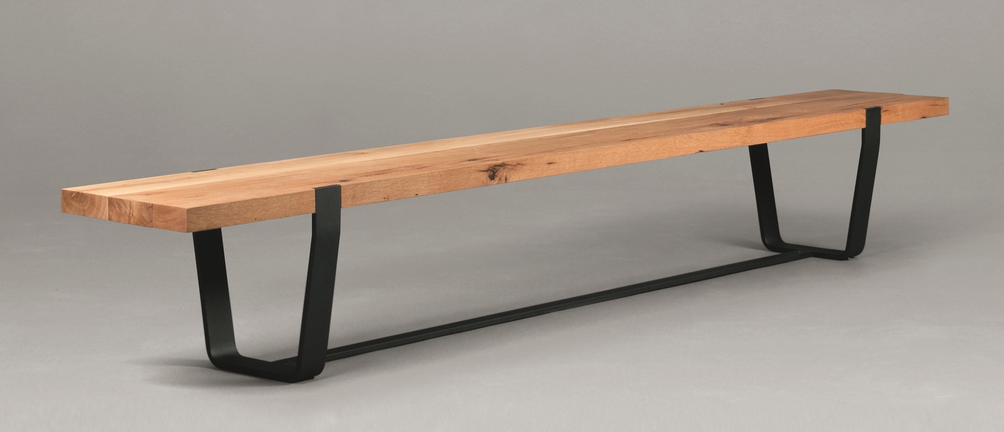 BB 11 Clamp Table Noyer Janua