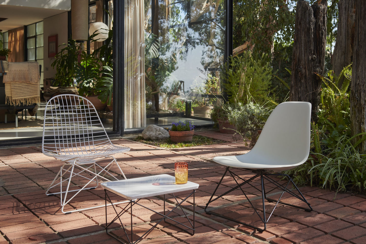 Eames Fiberglass Chair LSR chaise avec coussin d'assise Vitra