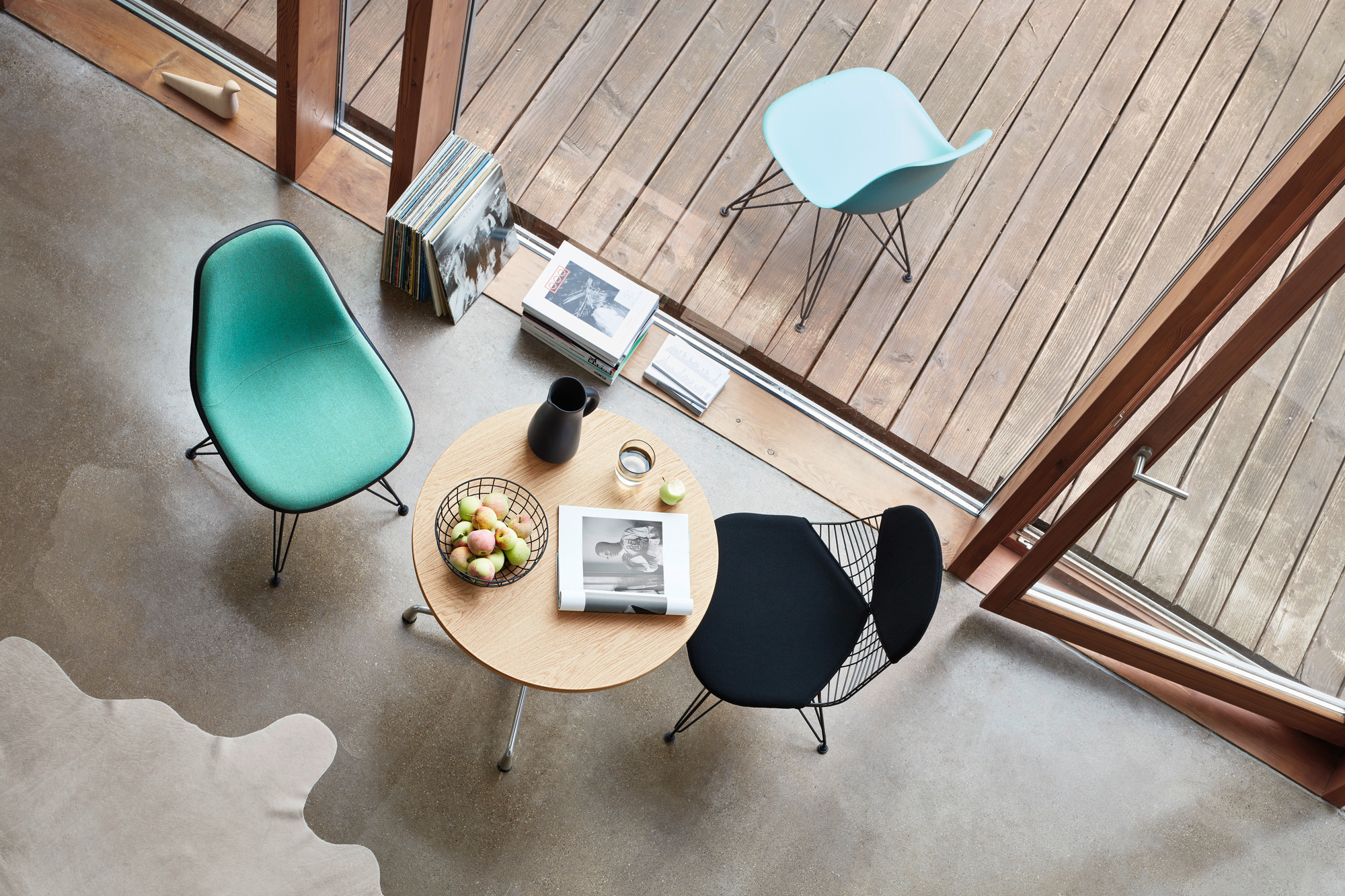 Eames Plastic Side Chair DSR Stuhl Vitra-Classic rot-Basic dark Eames Plastic Side Chair DSR Stuhl Vitra-Classic rot-Basic dark