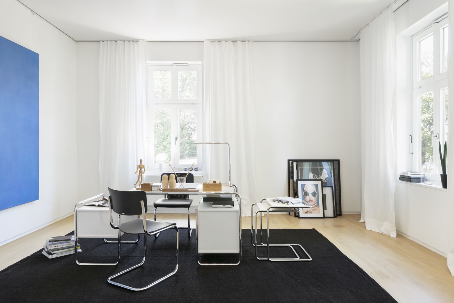 S 43 Classic Steel Tube Cantilever Chair CHROME/BLACK Thonet PREFERRED COMBINATION