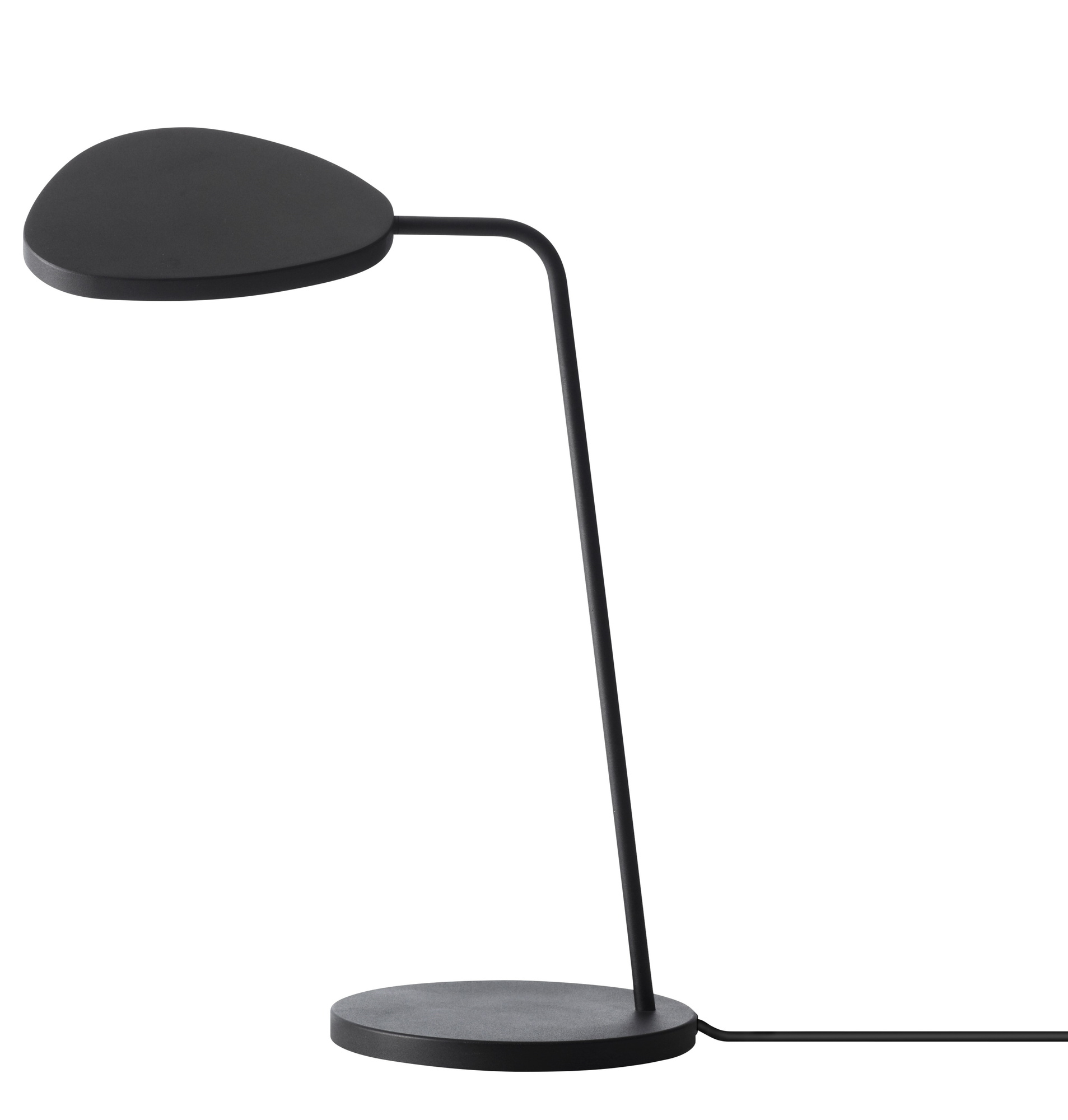 Schwarze Muuto Leaf Tischleuchte: Moderne Schreibtischlampe mit blattförmigem Lampenkopf für stilvolle Beleuchtung.