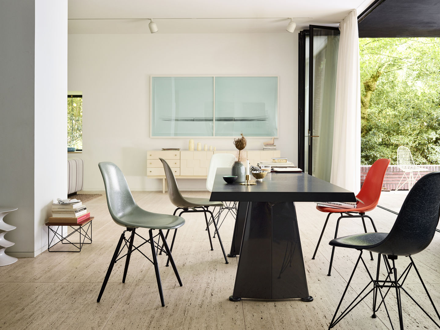 Eames Fiberglass Chair DSW chaise Vitra