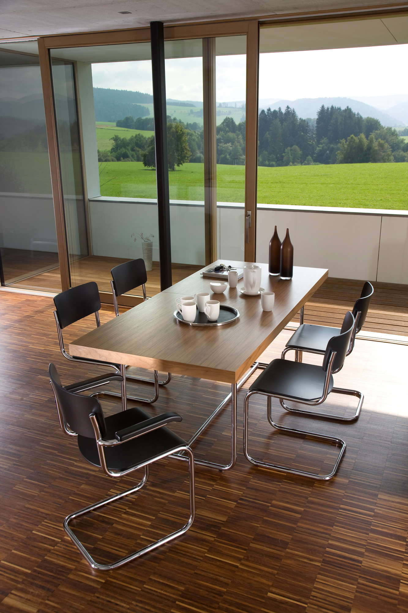 S 43 F Cantilever Chaise Thonet