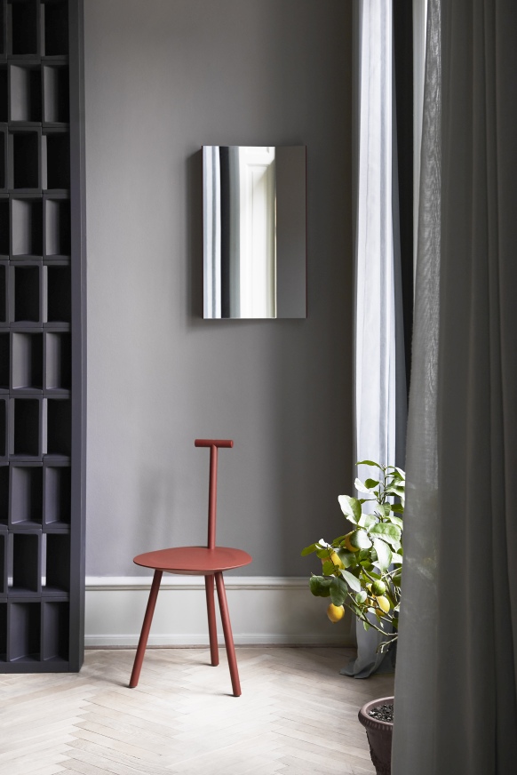 Miroir Mimesis Please Wait to be Seated