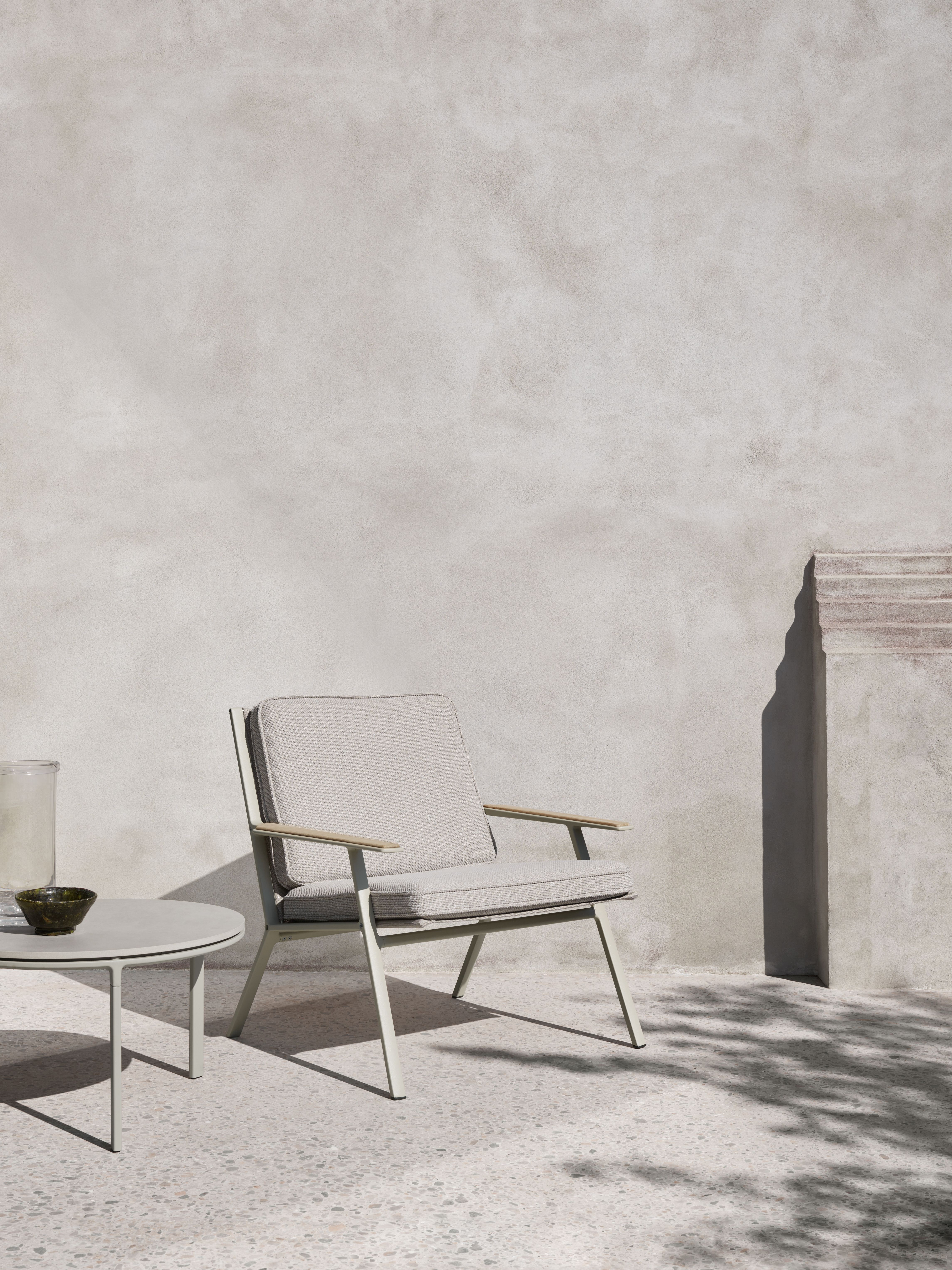 Open-Air Outdoor Coffee Table Ø60 Vipp