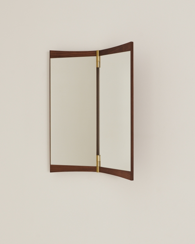 Vanity Wall Mirror 2 miroir mural Gubi 