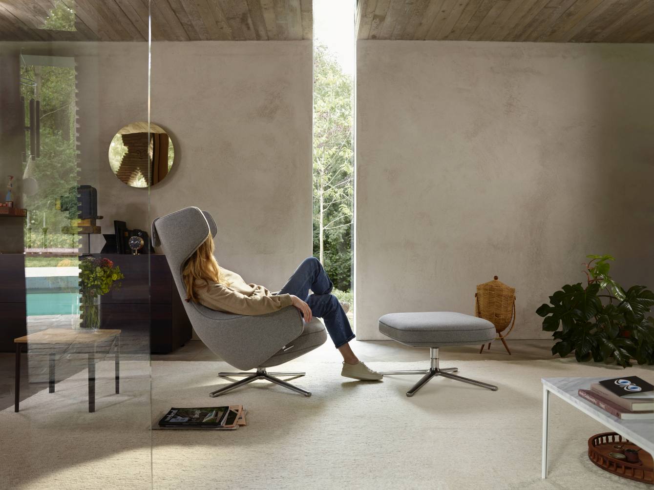 Grand Repos Fauteuil + Ottoman Vitra Poli Nubia Ivoire / Perle