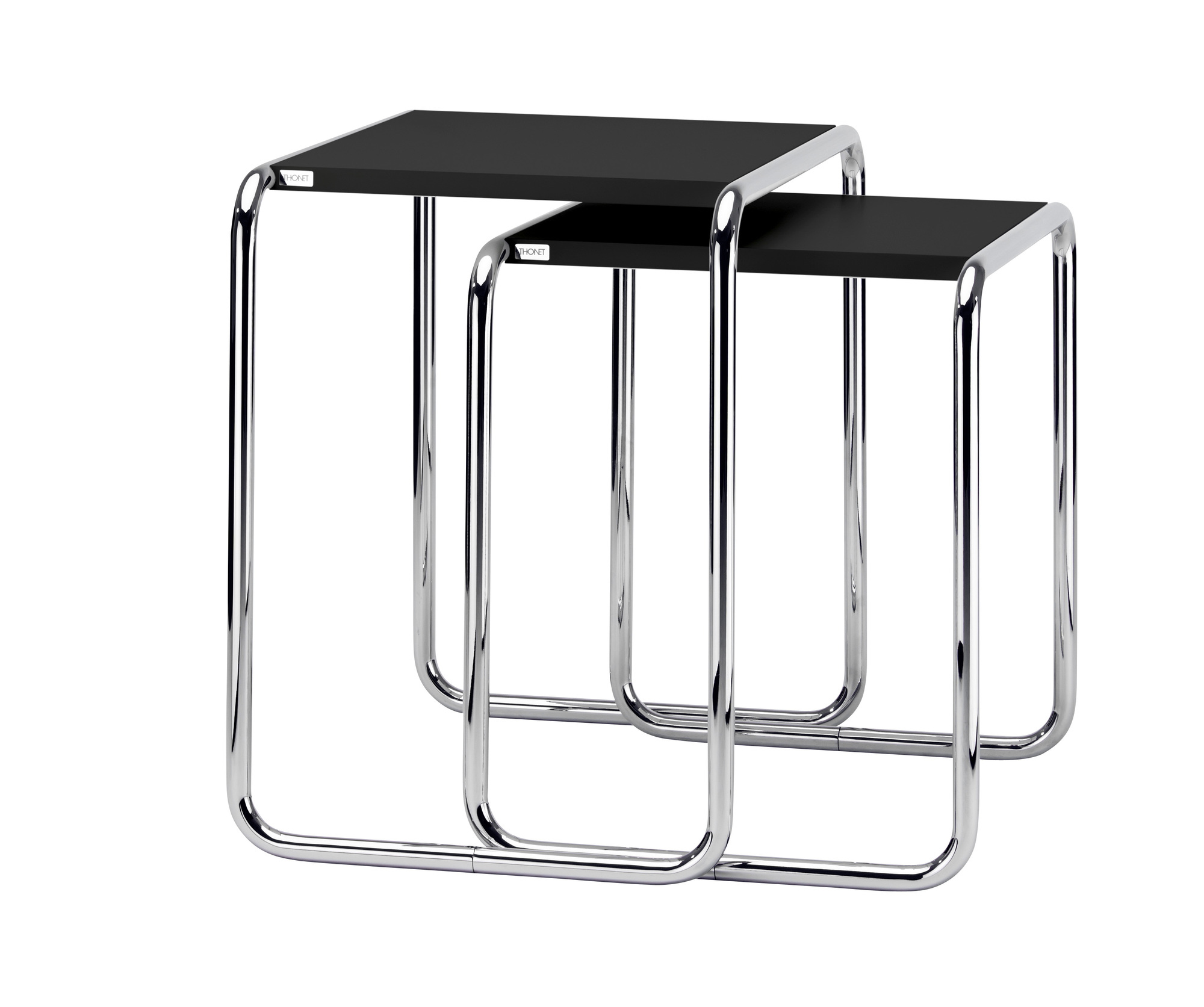 Ensamble table d'appointB 9 a+b noir profond Thonet Zwei tiefschwarze Thonet Beistelltische B 9 a+b aus Stahlrohr, ineinander geschoben, auf weißem Hintergrund.
