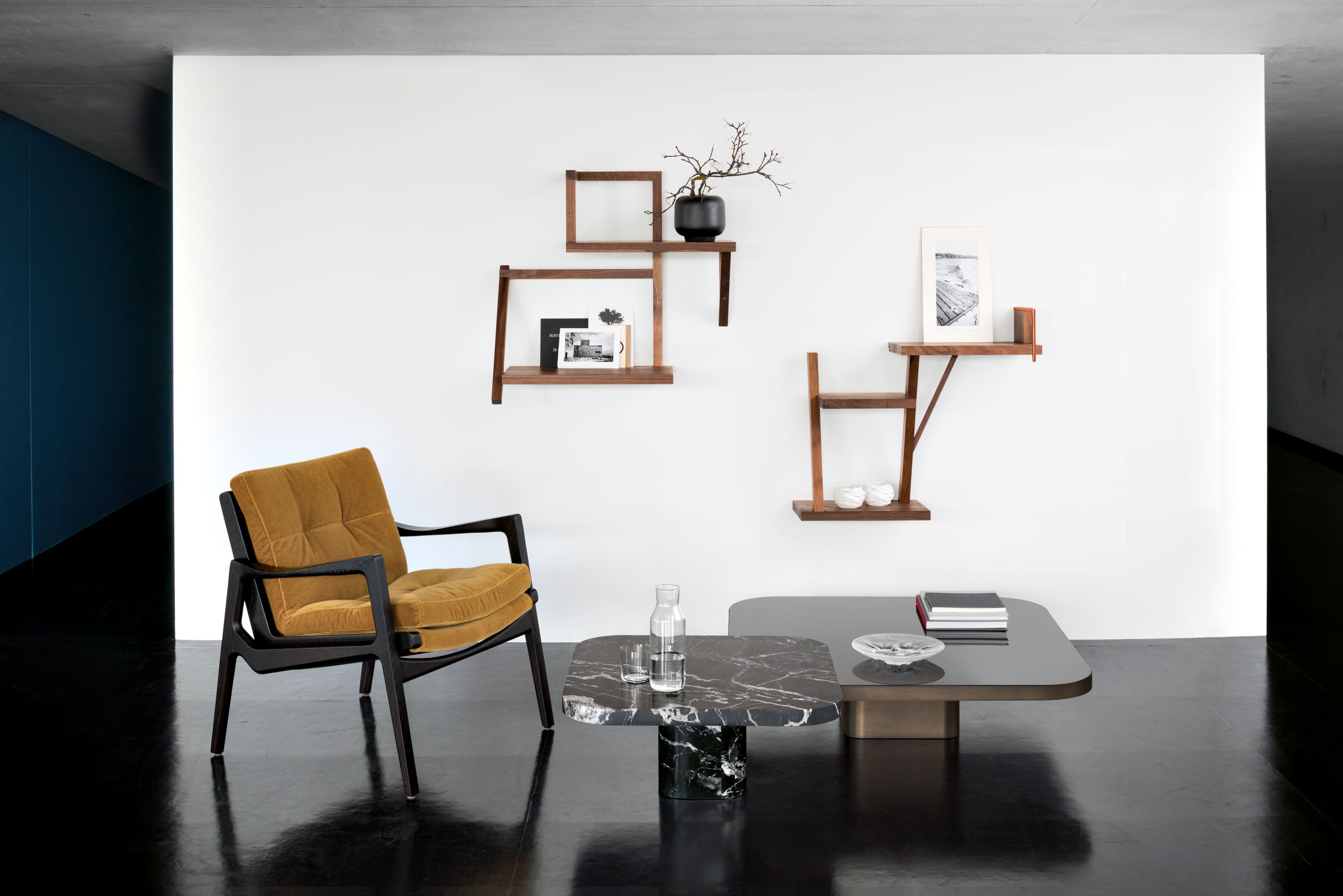 Taidgh étagère murale C noyer ClassiCon