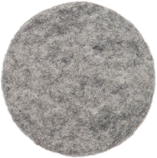Grau melierter, runder Filzteppich (Ø 160 cm) von myfelt. Detailaufnahme der Textur des Teppichs.