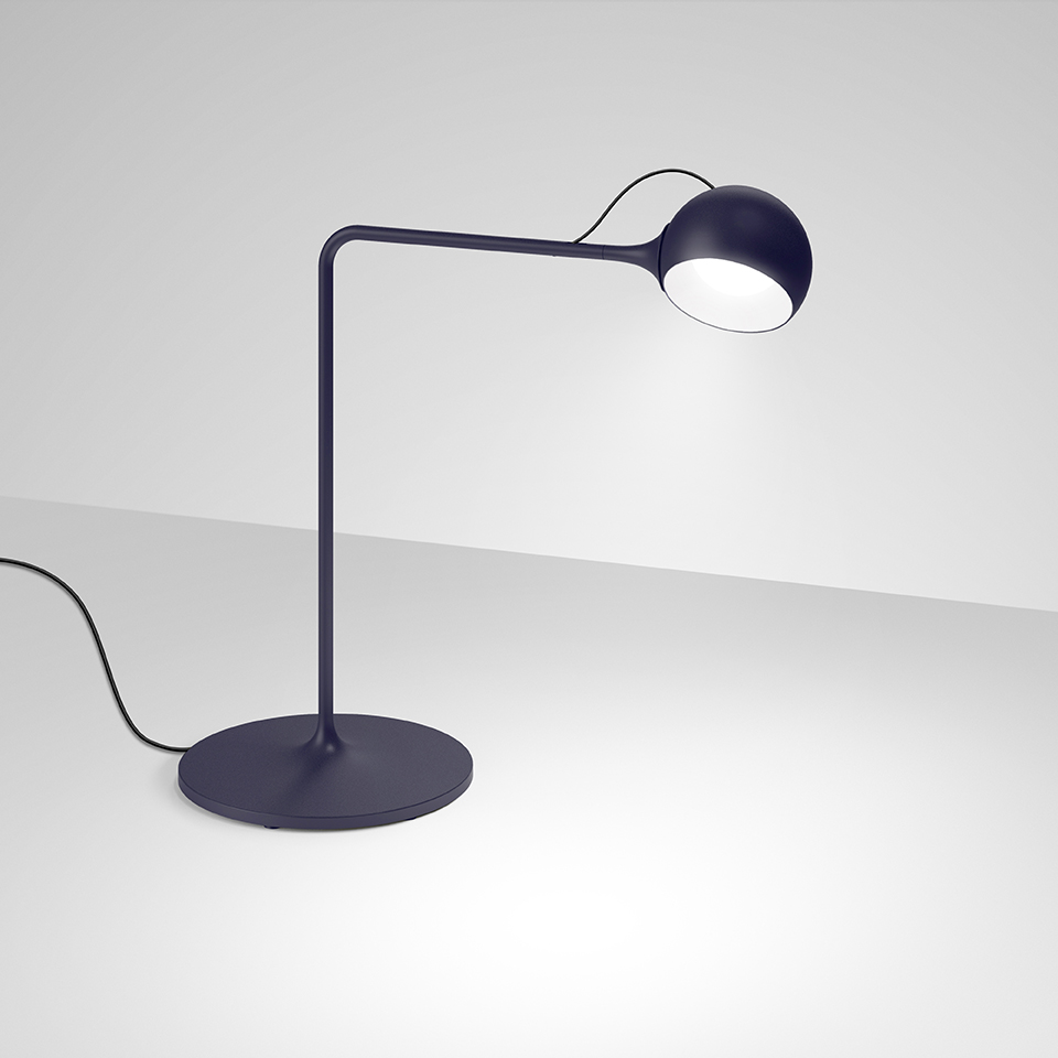 Ixa Lampe de table bleu Artemide